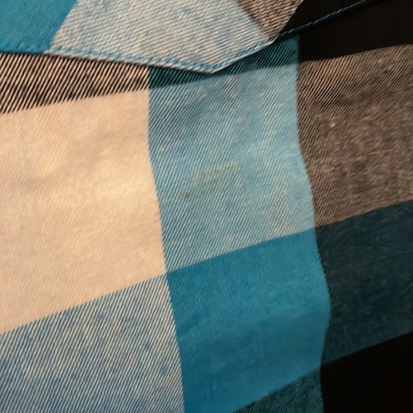 Long sleeve button up - Picture 6 of 6